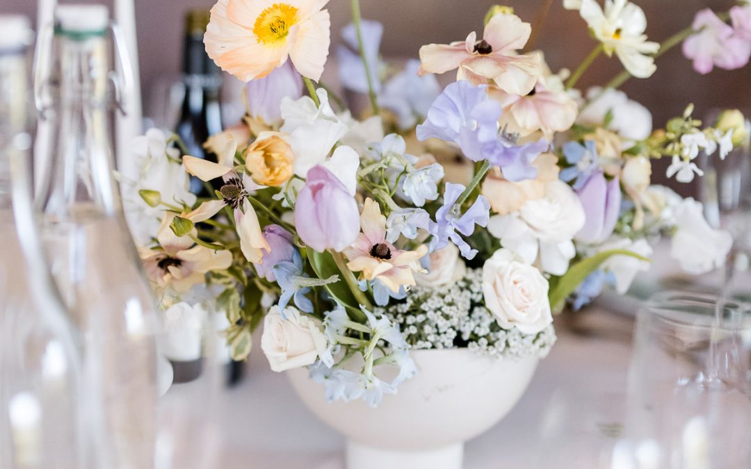 Floral table decorations by one splendid day in the Gilly Flower