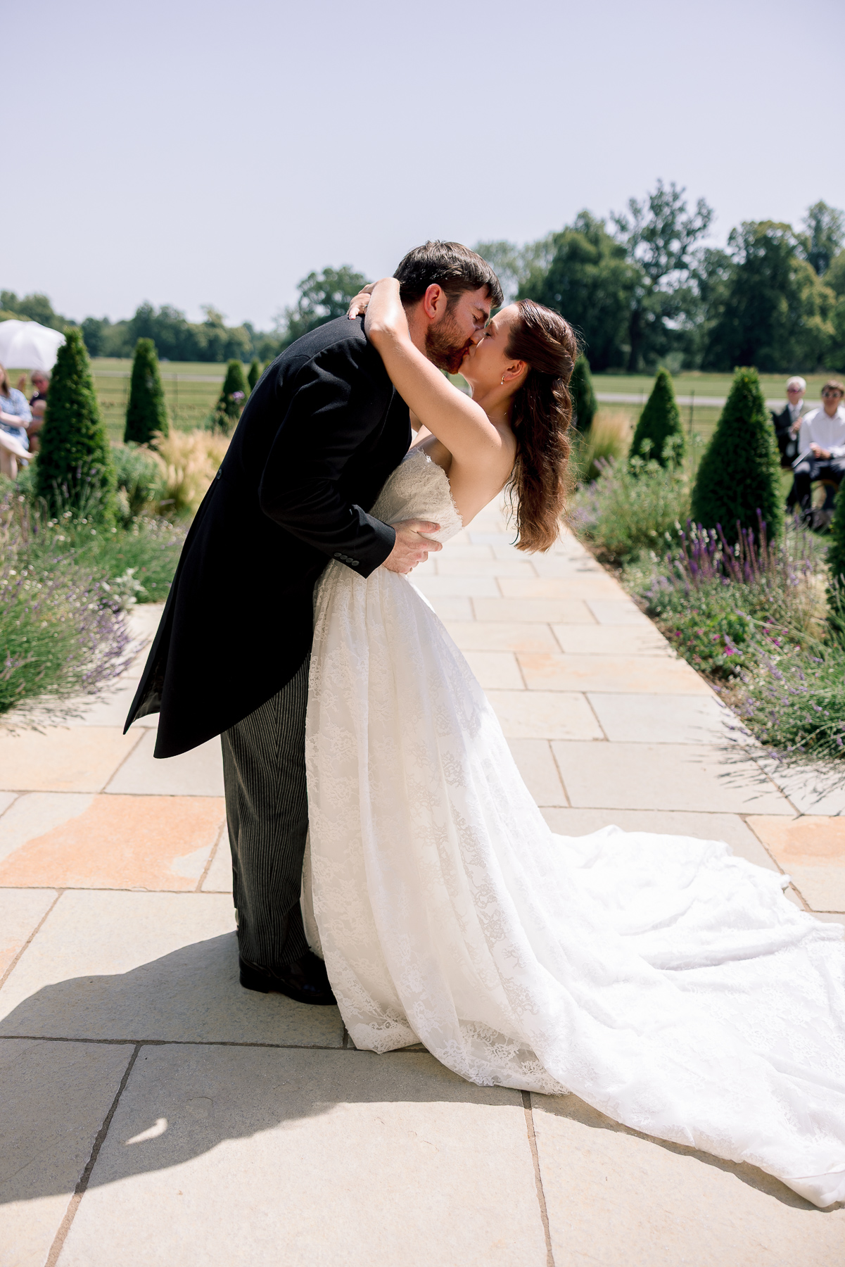 First kiss in the sunshine 